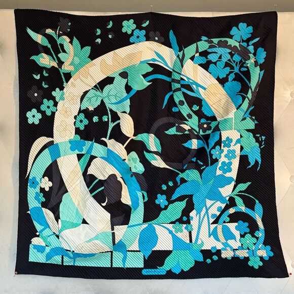 Vintage Cottagecore SALVATORE FERRAGAMO Pleated Floral Blue Gancini Logo Scarf - Picture 1 of 5